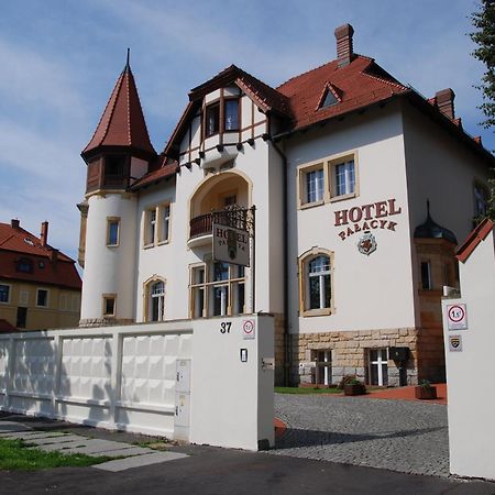 Hotel Palacyk Legnica Buitenkant foto