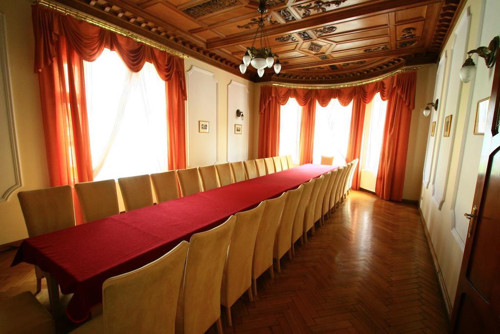 Hotel Palacyk Legnica Buitenkant foto
