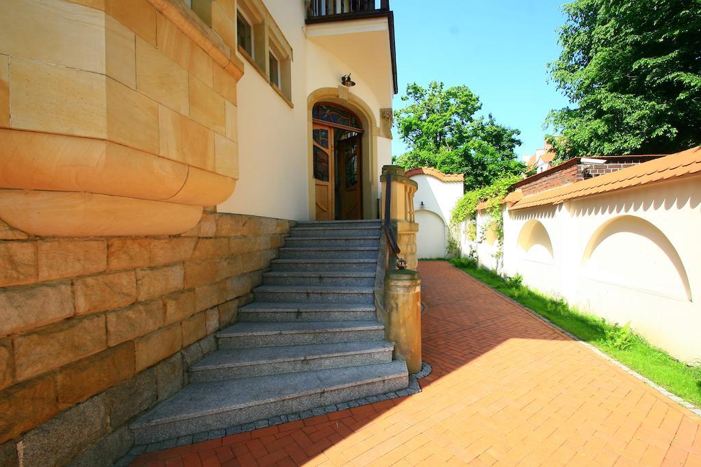 Hotel Palacyk Legnica Buitenkant foto
