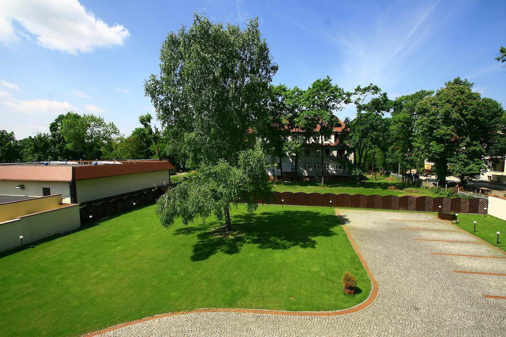 Hotel Palacyk Legnica Buitenkant foto