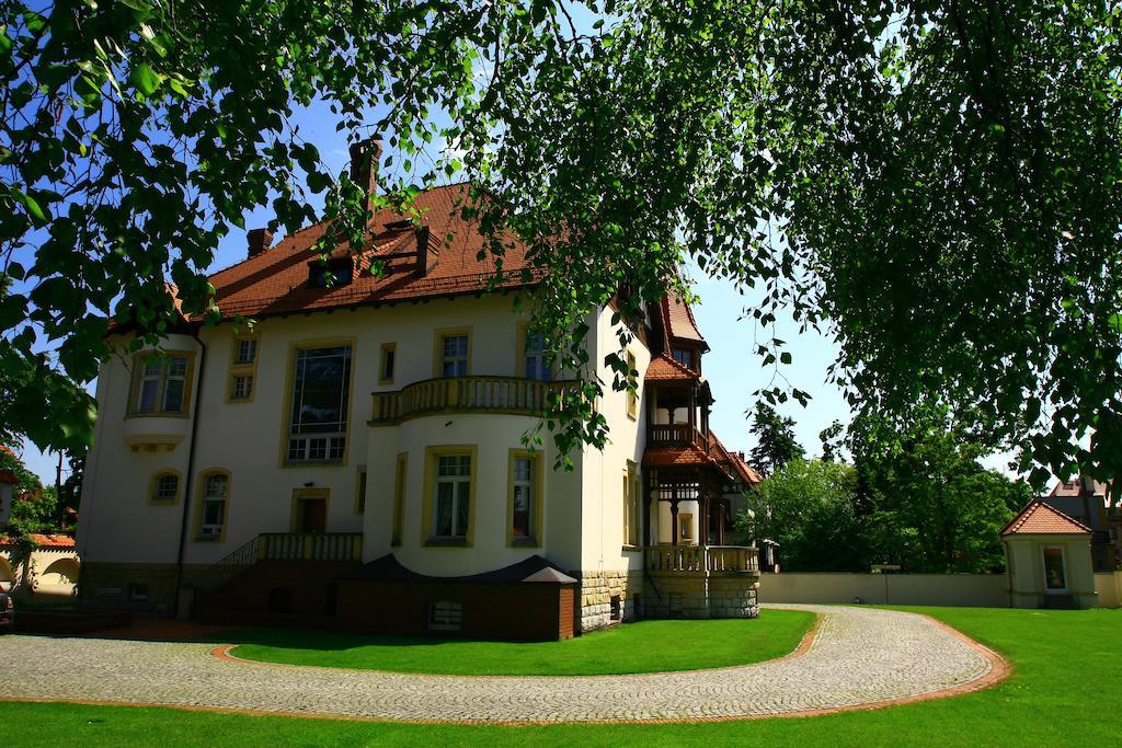 Hotel Palacyk Legnica Buitenkant foto